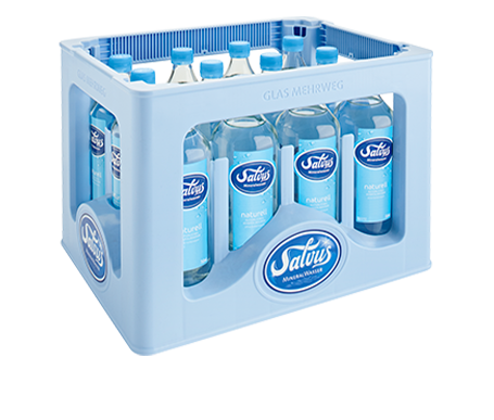 Salvus_Kiste_Naturell Darstellung der Salvus Individualkiste gefüllt mit Salvus Naturell Mineralwasser in 0,75 Liter Glasflaschen.