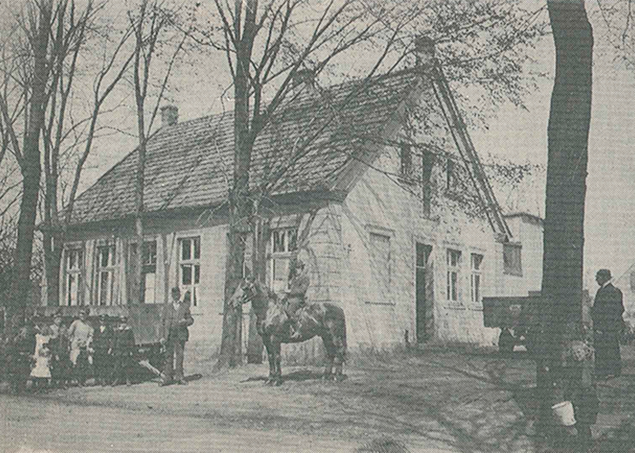 Darstellung eines alten Bildes aus dem Jahr 1903, auf dem Bernhard Schürkötter zu sehen ist.