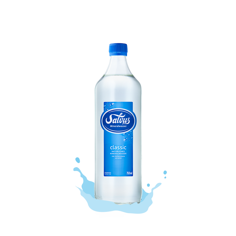 salvus-calssic-mineralwasser-mit-geplaetscher Flasche Salvus Classic