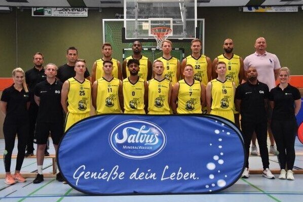 Das Mannschaftsbild der Basketballer der TVI Baskets.