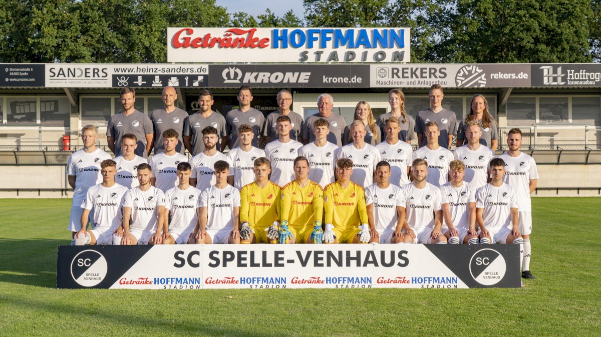 Das Mannschaftsbild der Fußballer vom SC Spelle-Venhaus.