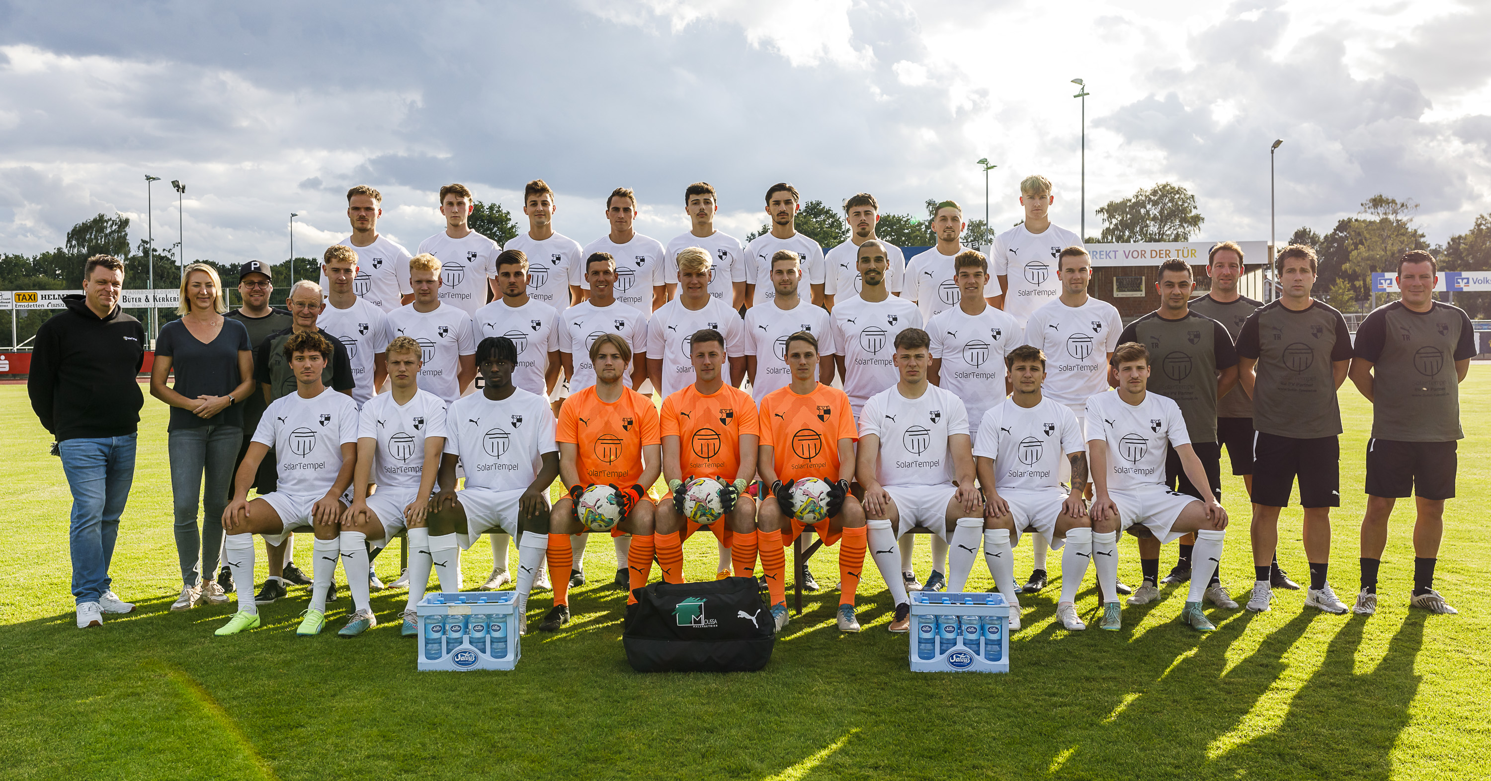Das Mannschaftsbild der Fußballer vom SV Emsdetten 05.